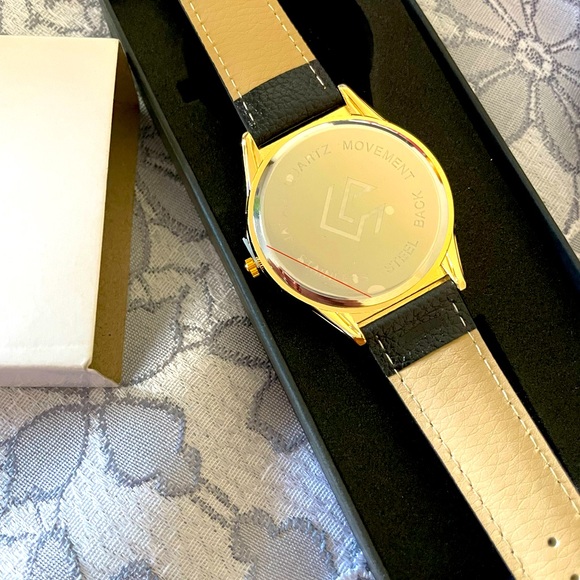 Quartz watch (women’s) - Picture 2 of 2